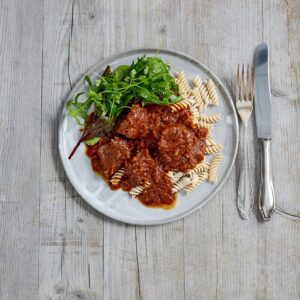 Bio-Rindergulasch (1/2 Liter) mit Bio-Vollkorn-Reis-Fusilli